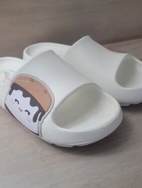 Squishmallows Women's Ice Cream Sandwich Pillow Slides 5/6 Ivory White Cute NEW